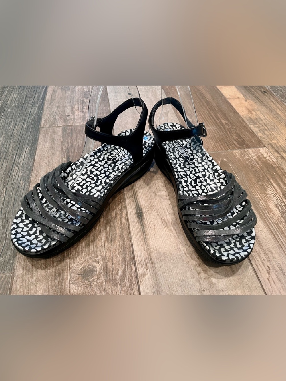 MBT Kaweria Black & Metallic Leather Ankle Strap Sandal Sz US 8-8.5 Eur 39 $199